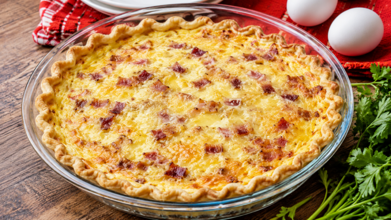 Prosta tarta z szynką i serem Gruyère